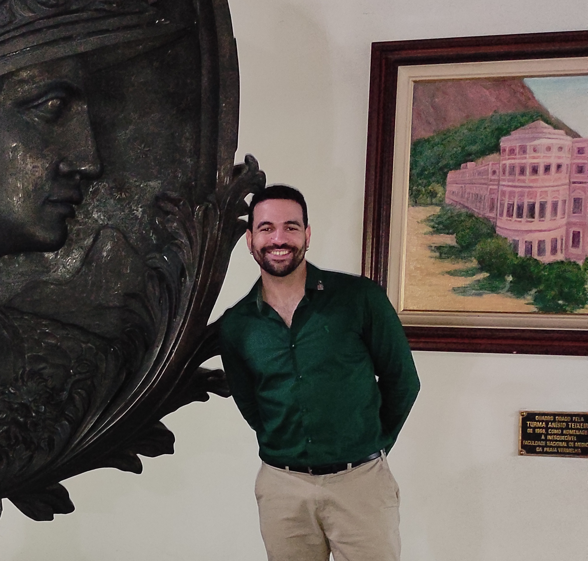 Profile photo of Dr. Vitor Leite